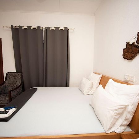 Marysin Guest House Acra Exterior foto
