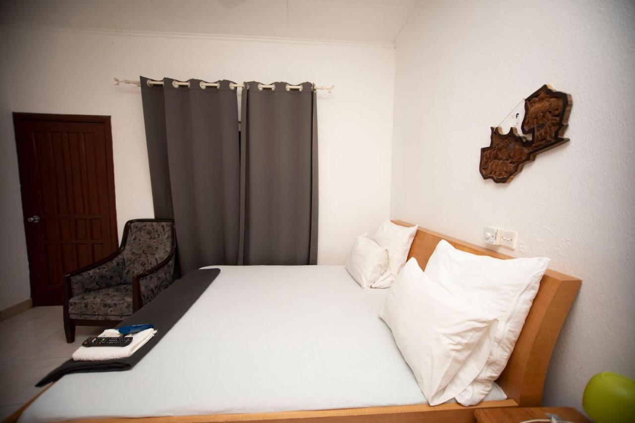 Marysin Guest House Acra Exterior foto